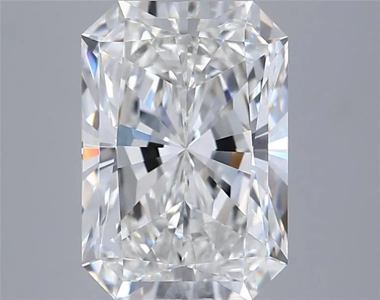 3.30ct Radiant Lab Grown Diamond (Colour F, Clarity VVS2, IGI Certified)
