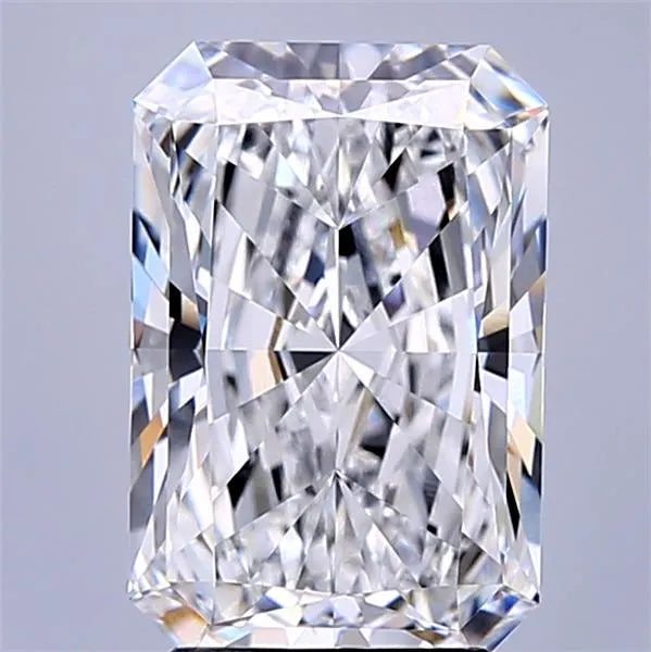 3.34ct Radiant Lab Grown Diamond (Colour E, Clarity VVS1, IGI Certified)