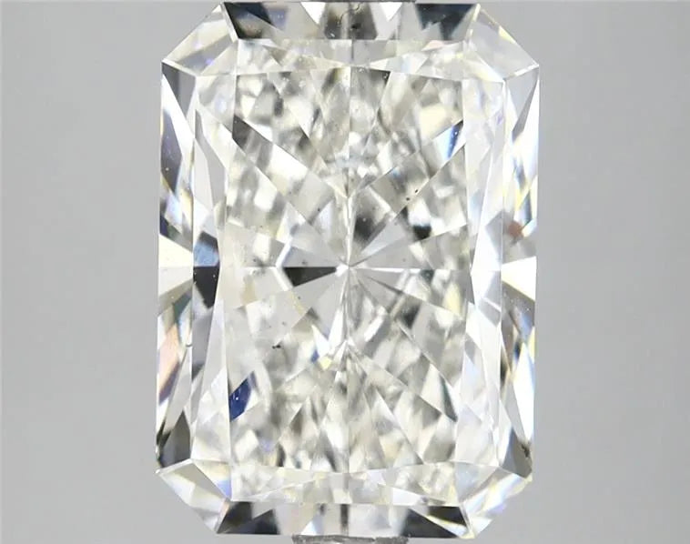 3.36ct Radiant Lab Grown Diamond (Colour G, Clarity SI1, IGI Certified)