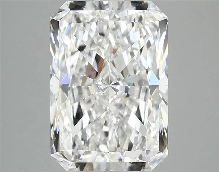 3.42ct Radiant Lab Grown Diamond (Colour E, Clarity VVS2, IGI Certified)