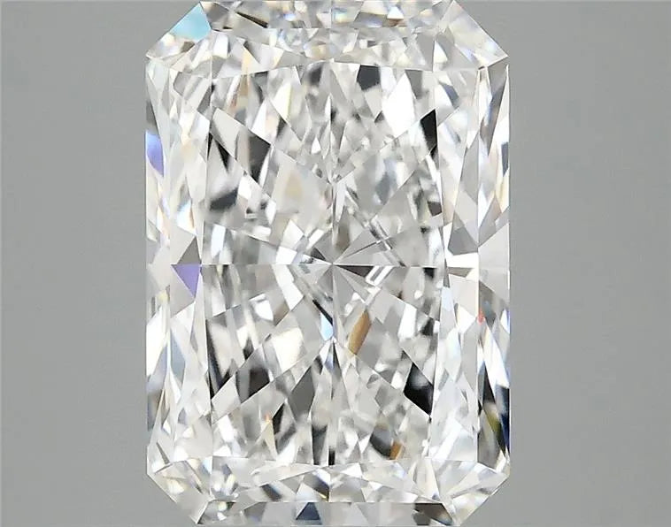 3.47ct Radiant Lab Grown Diamond (Colour E, Clarity VVS2, IGI Certified)