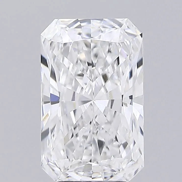 3.52ct Radiant Lab Grown Diamond (Colour E, Clarity VVS2, IGI Certified)