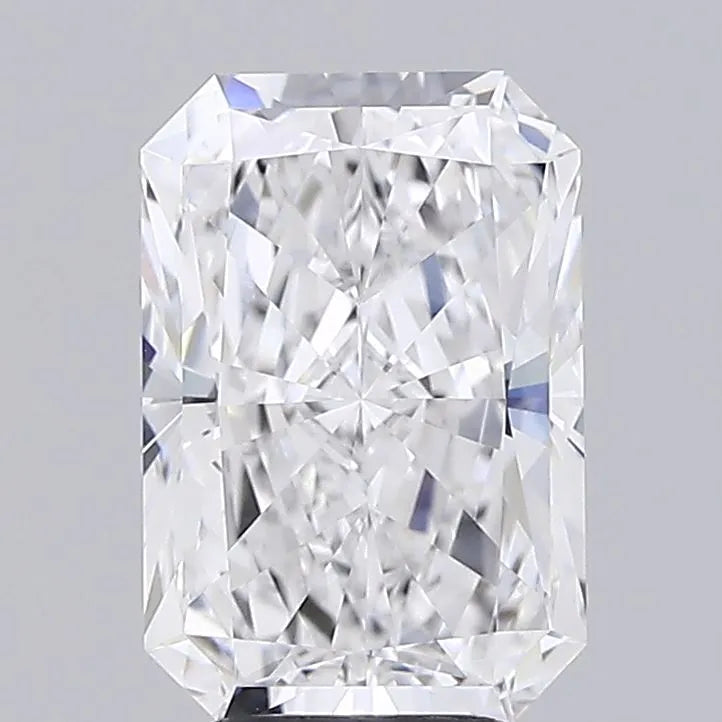 3.54ct Radiant Lab Grown Diamond (Colour D, Clarity VVS2, IGI Certified)