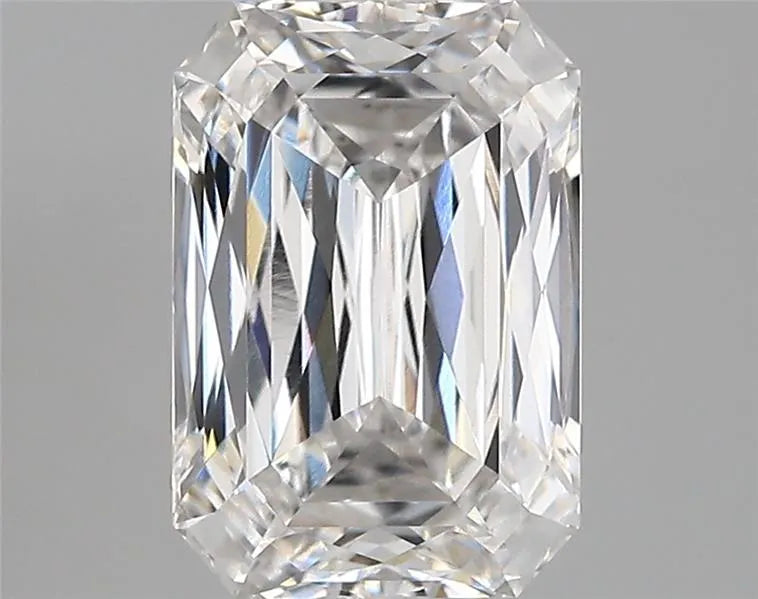 3.55ct Radiant Lab Grown Diamond (Colour E, Clarity VVS1, IGI Certified)