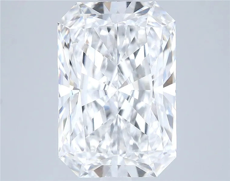3.58ct Radiant Lab Grown Diamond (Colour D, Clarity VVS2, IGI Certified)