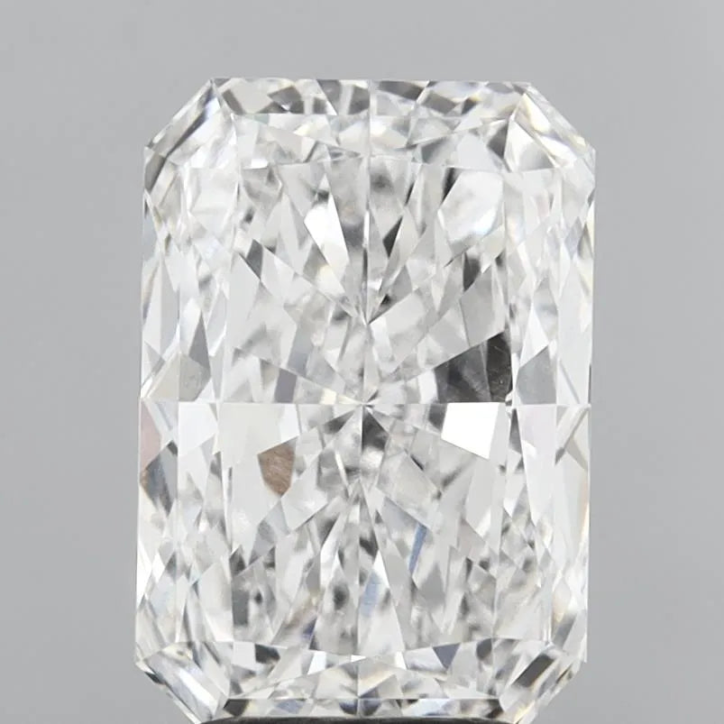 3.58ct Radiant Lab Grown Diamond (Colour E, Clarity VVS1, IGI Certified)
