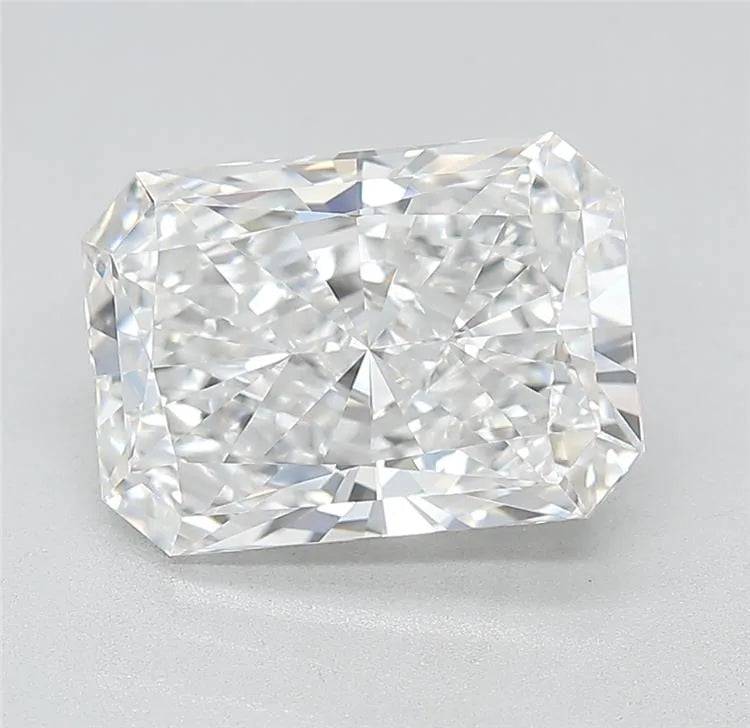 3.59ct Radiant Lab Grown Diamond (Colour E, Clarity VVS2, Cut EX, IGI Certified)
