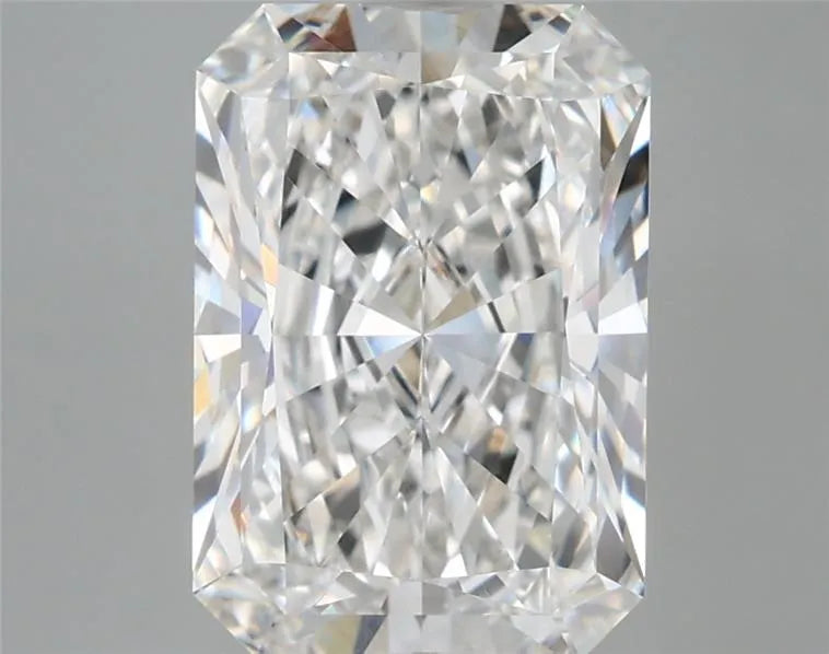 3.69ct Radiant Lab Grown Diamond (Colour E, Clarity VVS1, IGI Certified)