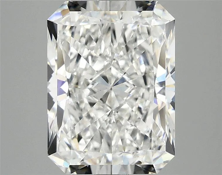 3.71ct Radiant Lab Grown Diamond (Colour E, Clarity VVS2, IGI Certified)