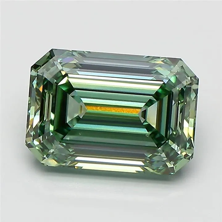 3.73ct Emerald Lab Grown Diamond (Colour Fancy Vivid Green, Clarity VVS1, IGI Certified)