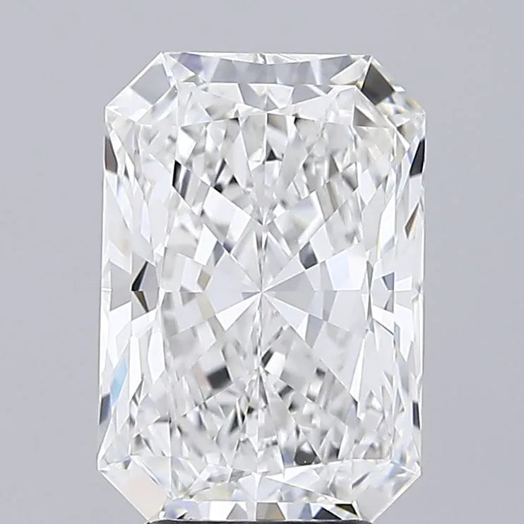 3.80ct Radiant Lab Grown Diamond (Colour E, Clarity VVS2, IGI Certified)