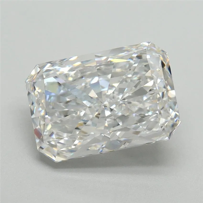 3.81ct Radiant Lab Grown Diamond (Colour D, Clarity VVS2, IGI Certified)