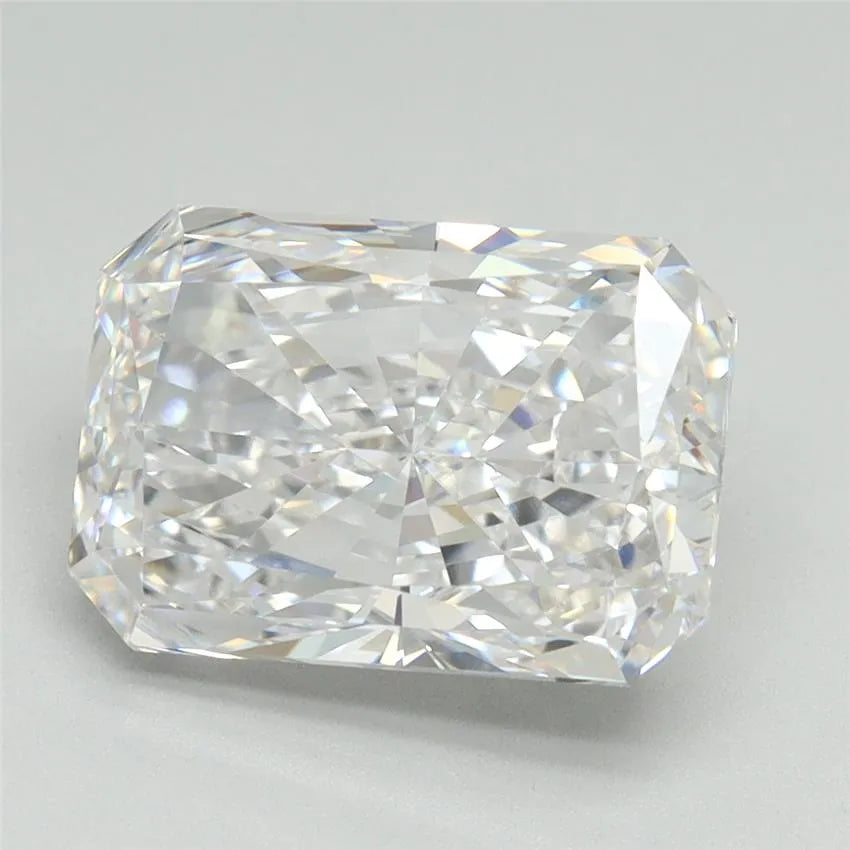 3.83ct Radiant Lab Grown Diamond (Colour D, Clarity VVS2, IGI Certified)
