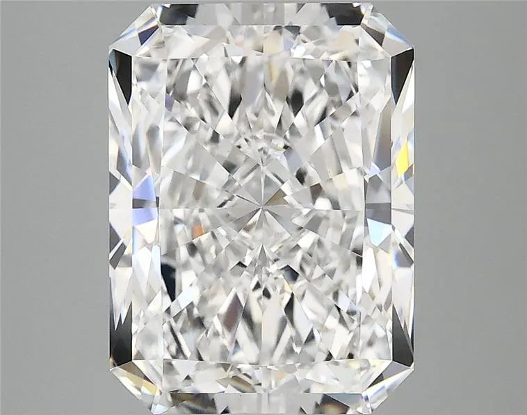 3.88ct Radiant Lab Grown Diamond (Colour D, Clarity VVS2, IGI Certified)
