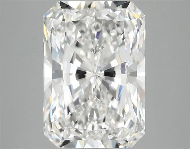 3.88ct Radiant Lab Grown Diamond (Colour E, Clarity VS1, IGI Certified)