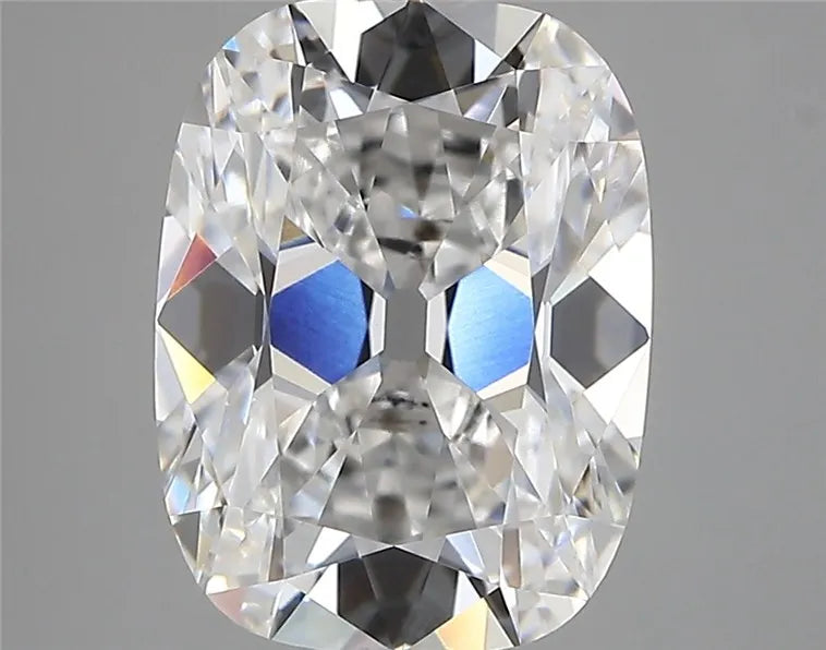 3.90ct Cushion modified Lab Grown Diamond (Colour E, Clarity VVS1, IGI Certified)