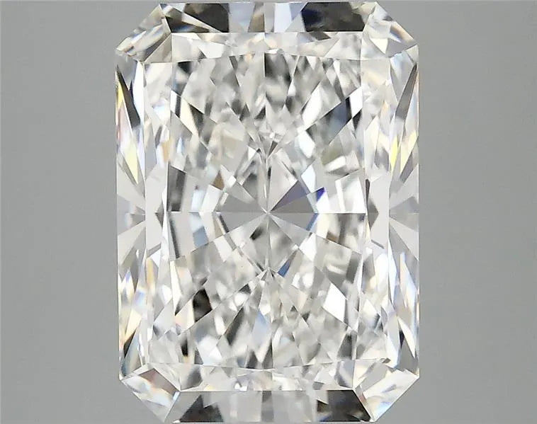 3.90ct Radiant Lab Grown Diamond (Colour E, Clarity VVS2, IGI Certified)