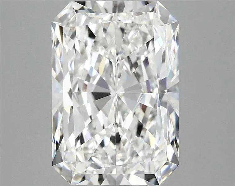 3.90ct Radiant Lab Grown Diamond (Colour E, Clarity VVS2, IGI Certified)