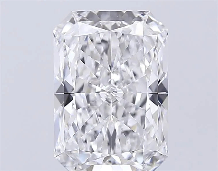 3.92ct Radiant Lab Grown Diamond (Colour E, Clarity VVS2, GIA Certified)