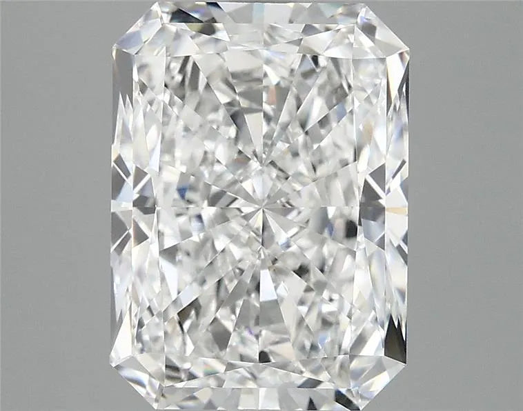 3.96ct Radiant Lab Grown Diamond (Colour D, Clarity VVS2, IGI Certified)