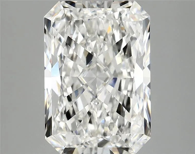 3.96ct Radiant Lab Grown Diamond (Colour F, Clarity VVS2, IGI Certified)