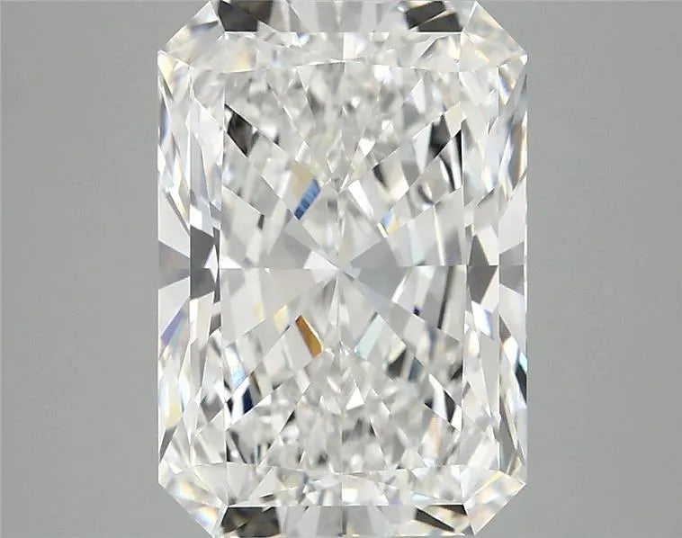 3.99ct Radiant Lab Grown Diamond (Colour E, Clarity VVS2, IGI Certified)