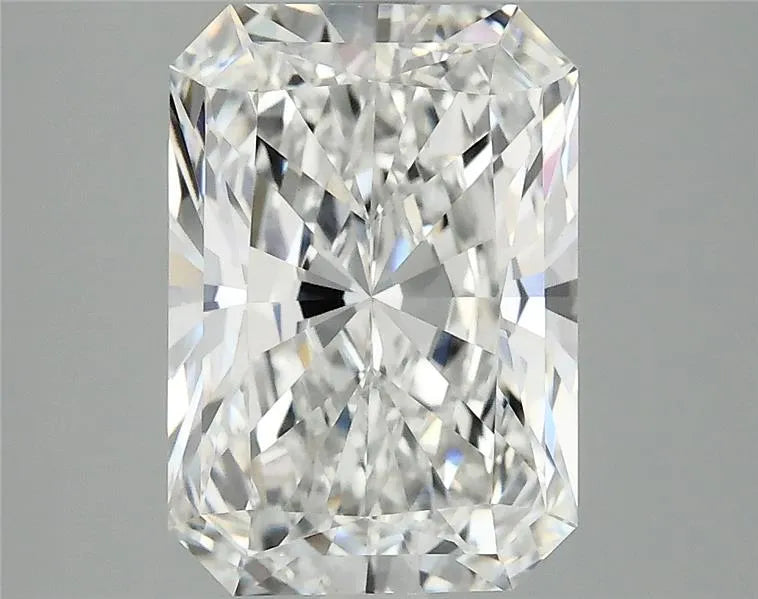 3.99ct Radiant Lab Grown Diamond (Colour E, Clarity VVS2, IGI Certified)