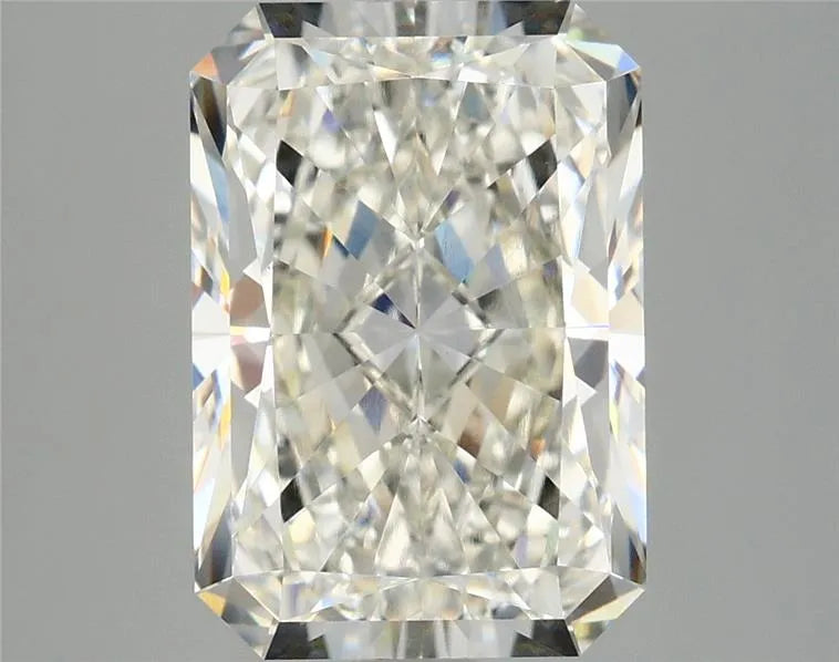 4.08ct Radiant Lab Grown Diamond (Colour H, Clarity VVS2, IGI Certified)
