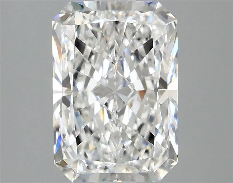 2.46ct Radiant Lab Grown Diamond (Colour E, Clarity VVS2, IGI Certified)