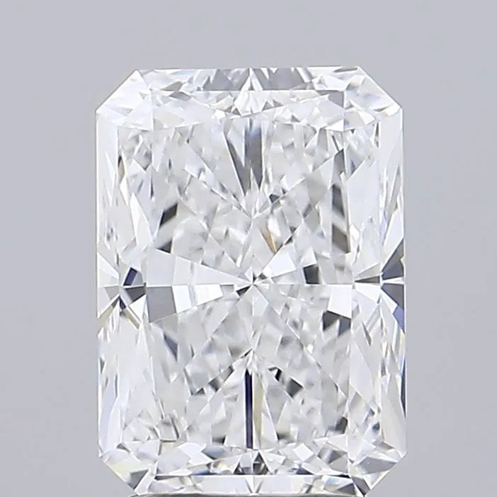 3.24ct Radiant Lab Grown Diamond (Colour D, Clarity VVS2, IGI Certified)