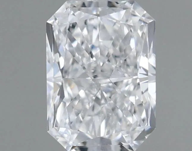 0.28ct Radiant Lab Grown Diamond (Colour E, Clarity VVS2, IGI Certified)