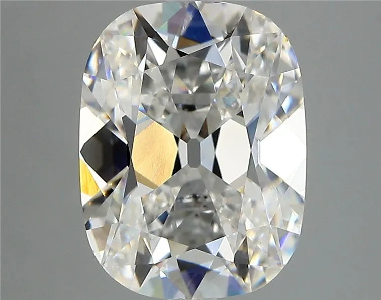 4.00ct Cushion modified Lab Grown Diamond (Colour E, Clarity VVS1, IGI Certified)