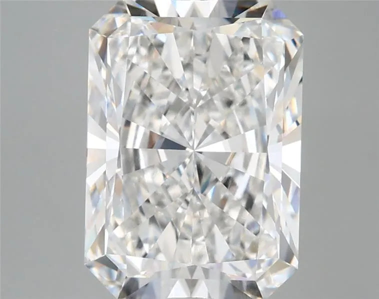 4.00ct Radiant Lab Grown Diamond (Colour F, Clarity VVS1, IGI Certified)