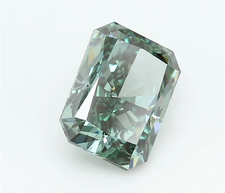 4.01ct Radiant Lab Grown Diamond (Colour Fancy Vivid Green, Clarity VS2, IGI Certified)