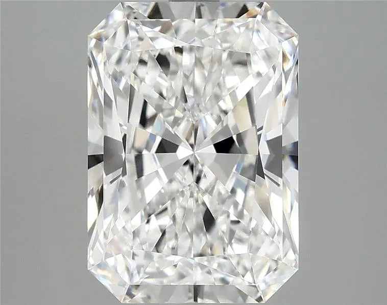 4.02ct Radiant Lab Grown Diamond (Colour D, Clarity VVS2, IGI Certified)