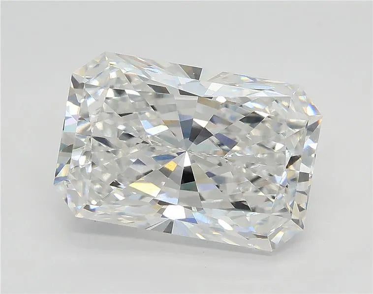 4.02ct Radiant Lab Grown Diamond (Colour E, Clarity VVS1, GIA Certified)
