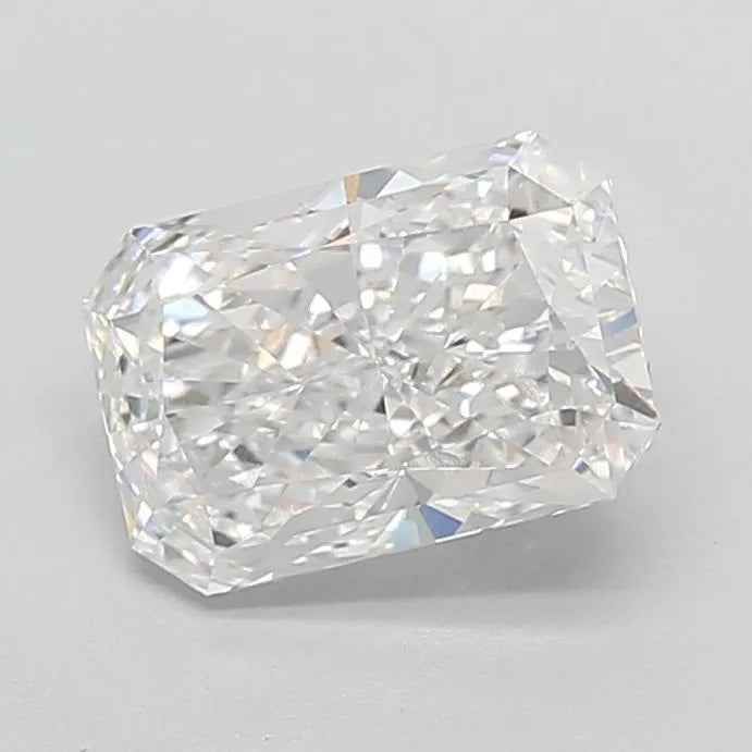 4.02ct Radiant Lab Grown Diamond (Colour E, Clarity VVS1, IGI Certified)