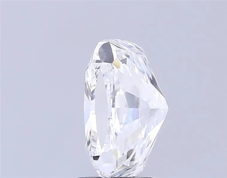 4.03ct Cushion modified Lab Grown Diamond (Colour D, Clarity VVS2, IGI Certified)