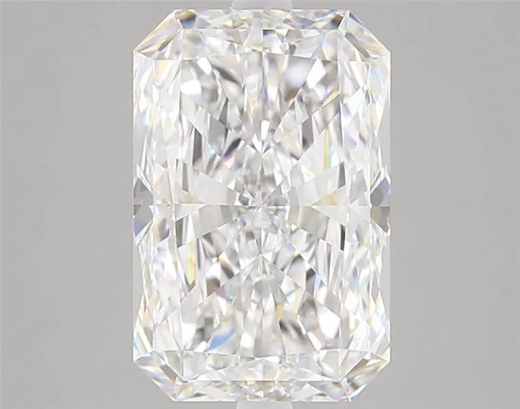 4.03ct Radiant Lab Grown Diamond (Colour D, Clarity VVS2, IGI Certified)