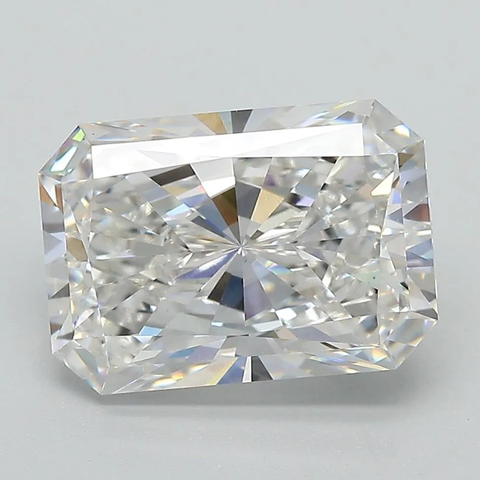 4.03ct Radiant Lab Grown Diamond (Colour G, Clarity VVS2, IGI Certified)