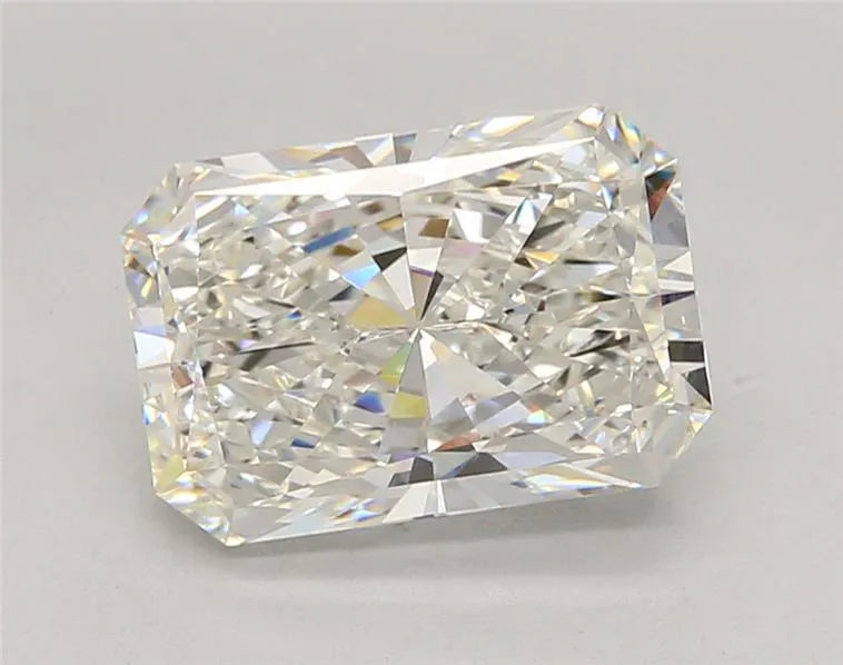 4.03ct Radiant Lab Grown Diamond (Colour G, Clarity VVS2, IGI Certified)