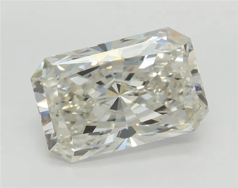 4.03ct Radiant Lab Grown Diamond (Colour H, Clarity VS2, IGI Certified)
