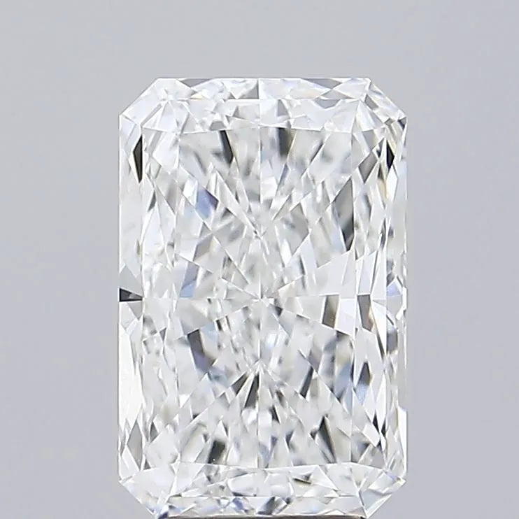 4.04ct Radiant Lab Grown Diamond (Colour E, Clarity VVS1, IGI Certified)
