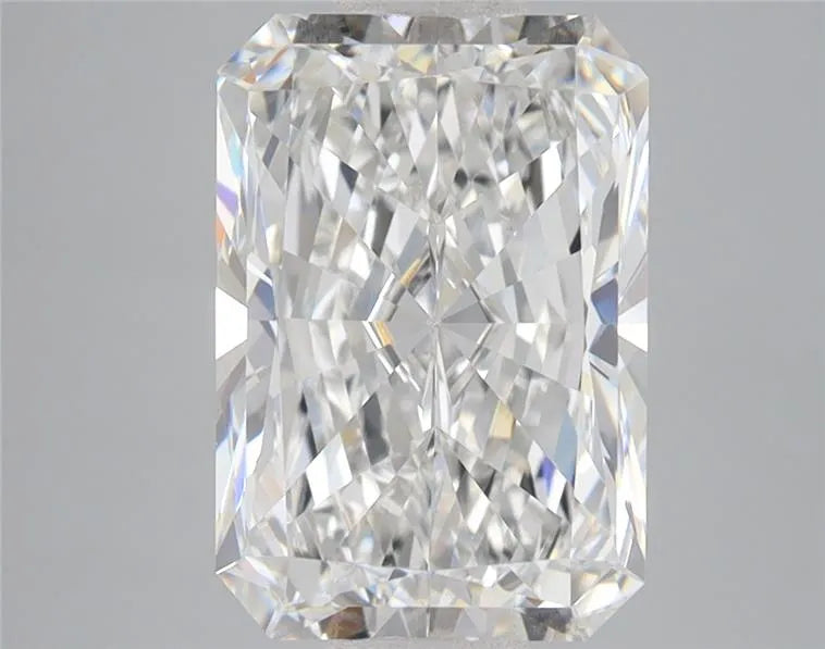 4.04ct Radiant Lab Grown Diamond (Colour E, Clarity VVS2, IGI Certified)