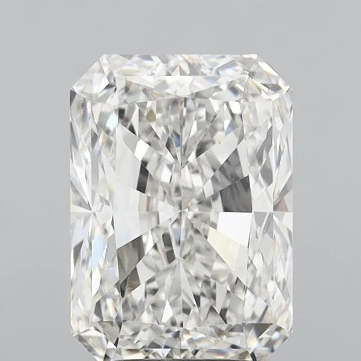 4.04ct Radiant Lab Grown Diamond (Colour F, Clarity VVS2, IGI Certified)