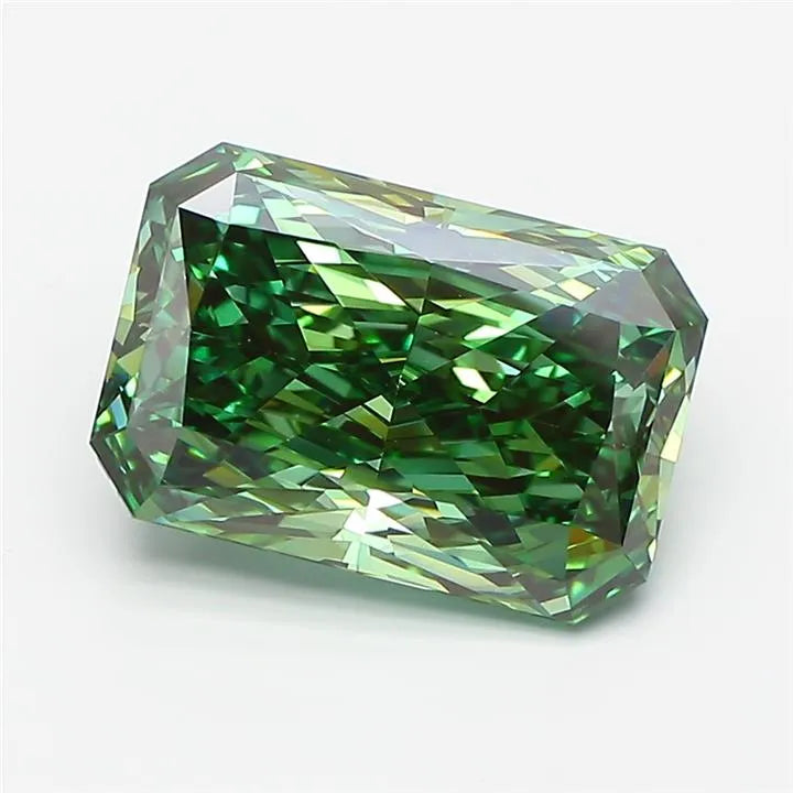 4.04ct Radiant Lab Grown Diamond (Colour Fancy Vivid Green, Clarity VVS2, IGI Certified)
