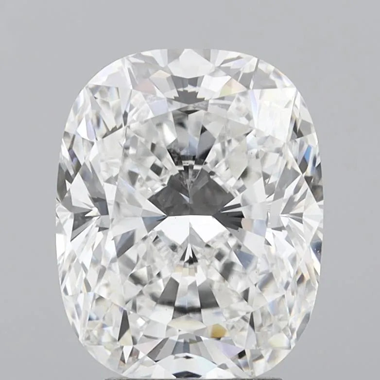 4.05ct Cushion modified Lab Grown Diamond (Colour E, Clarity VVS2, IGI Certified)