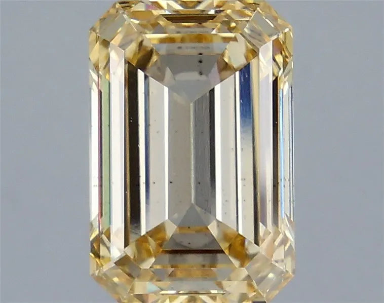 4.05ct Emerald Lab Grown Diamond (Colour Fancy Light Yellow, Clarity SI1, IGI Certified)