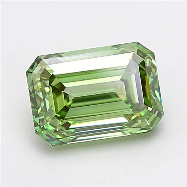 4.05ct Emerald Lab Grown Diamond (Colour Fancy Vivid Green, Clarity VS1, IGI Certified)