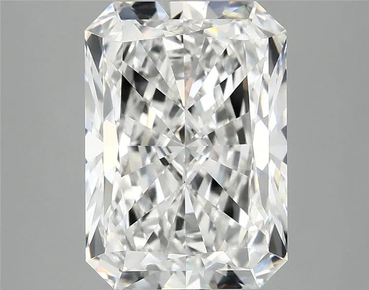 4.05ct Radiant Lab Grown Diamond (Colour E, Clarity VVS2, IGI Certified)